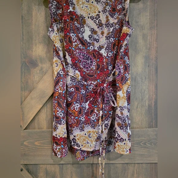 Mossimo Floral Sleevless Pleated Semi Sheer Tank Size Large - Picture 6 of 6